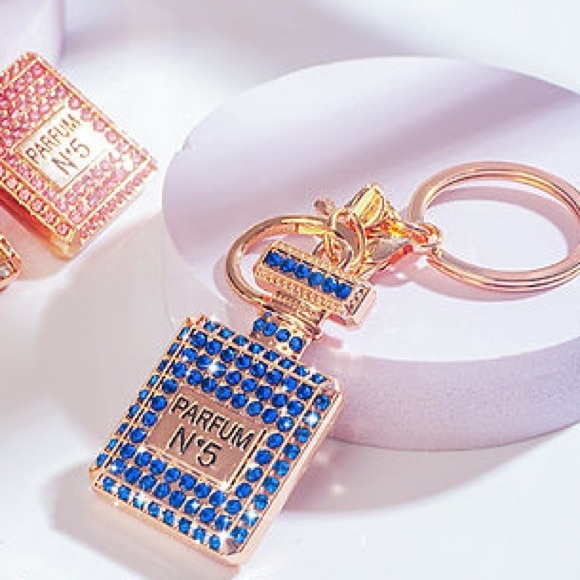 Parfum No. 5 Keychain or bag clip with blue rhinestones on silver chain NEW - Picture 3 of 5